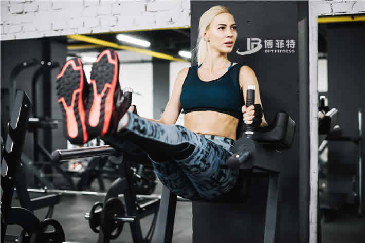 提膝壓腹樱桃视频污在线观看