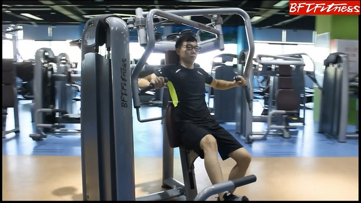 坐姿推胸樱桃视频污在线观看